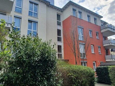 Freundlich-helle Wohnung mit drei Zimmern in Reutlingen-Oststadt zu verkaufen