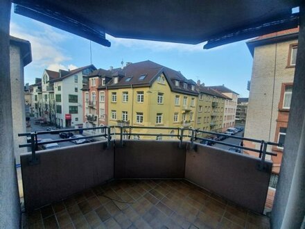 Renovierte Balkon-Wohnung mit Aufzug in der Neckarstadt Ost