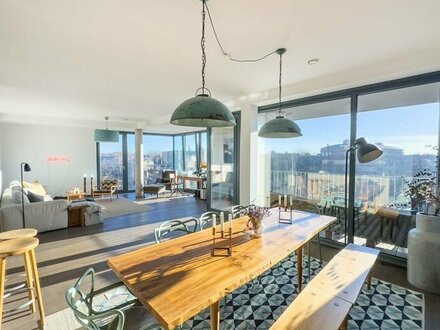 LICHTDURCHFLUTETES DESIGNER-LOFT -ARCHITEKTUR-HIGHLIGHT mit Panoramafenstern mit Weitblick