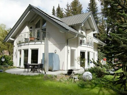 Haus am Wald, idyllisch gelegen, großer Garten, private Zufahrt, nicht einsehbar