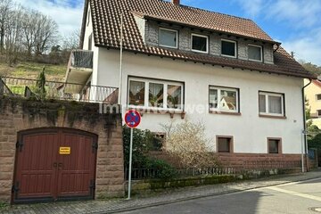 Vermietet, gepflegt, naturnah! Harmonisches Zweifamilienhaus in bester Lage.