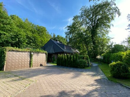 Exclusive Doppelhaushälfte in Aumühle € 859.000. Wohn-Nutzfläche ca. 200 m². TOP saniert. Vollkeller. Waldrand-Traumlag…