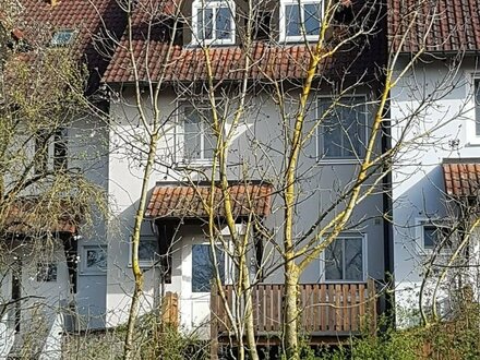 Außergewöhnliches Reihenmittelhaus mit Kaminofen, Veranda, Balkon, Terrasse & Garten