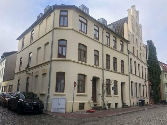 Kleine und helle Wohnung im Dachgeschoss im Herzen von Wismar ``RESERVIERT ``