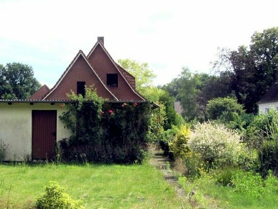 Gepflegtes Einfamilienhaus mit schönem Garten, Garage und viel Potential in Waldrandlage