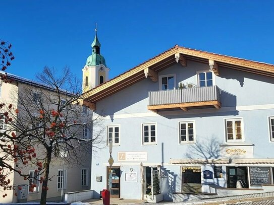 Ohne Käuferprovision - gut geschnittene 3-Zi.-Wohnung in historischem Stadthaus