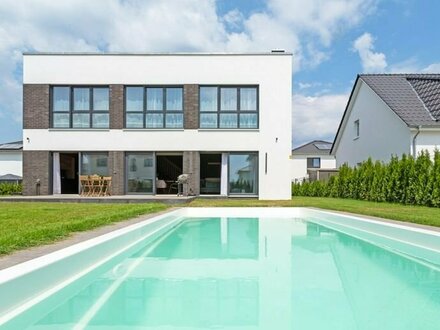 Nahe der Havel: Einfamilienhaus mit 4 Schlafzimmern, Pool, großem Garten und 3 Badezimmern!