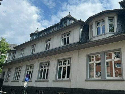 Trier, Mitte: Attraktive Wohnung in gepflegtem Gebäude, z. Zt. noch als Büroeinheit vermietet