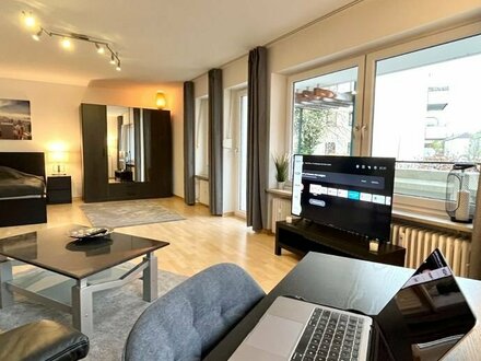 Möblierte 1-Zimmer-Wohnung mit Balkon in München; U-Bahn Nähe