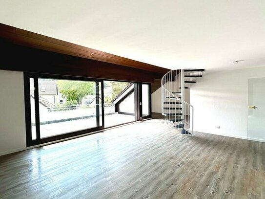 - großzügige 3-Zimmer-Maisonettewohnung mit sonniger Dachterrasse -