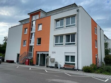 1-Zimmer Penthouse Appartement mit Küche und Essbereich in großzügigen Gemeinschaftsräumen