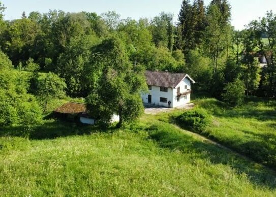 Idyllisches Anwesen in Alleinlage Nähe Tachinger See zu verkaufen !