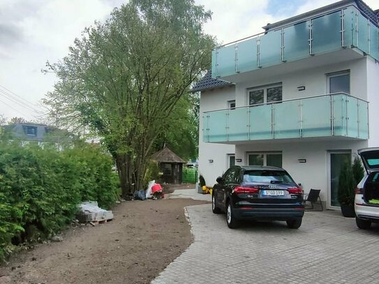Neubau 3-Zimmer-ETW mit Sonnenbalkon in 3 Fam.-Haus im Grünen und doch zentral,mit Luft-Wasser-Wärmepumpe und Photovolt…