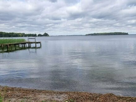 Außergewöhnliches Seegrundstück mit eigenem Strand sowie Villa, Park und Bungalow/Badehaus am Schweriner Innensee!!!