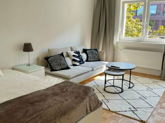Moderne helle Wohnung in Charlottenburg, Komplett neu renoviert