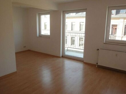 Moderne Whg. zur Seitenstr. - Balkon -Laminat - Lift !