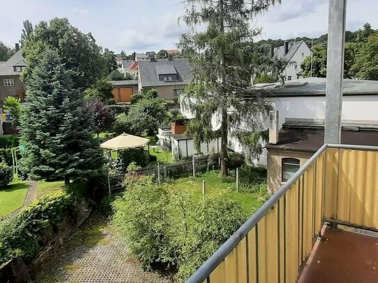 Balkon u. Badewanne! Schöne, renovierte 2-Raum-Wohnung in zentraler Lage