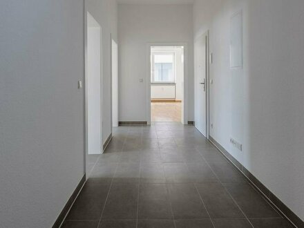 Große 8-Zimmerwohnung mit 2 Bädern und Balkon mitten in Mainz!