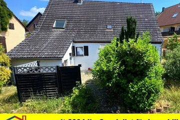 KILIAN IMMOBILIEN! CHANCE FÜR HANDWERKER! EFH MIT CA. 125 M² WFL. IN HOFSTETTEN - ROTH! 2 GARAGEN