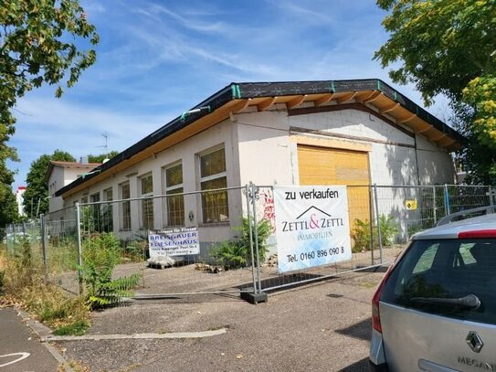 Attraktives Gewerbeanwesen mit großer Halle und Wohnhaus in begehrter Lage zentral in Freiburg