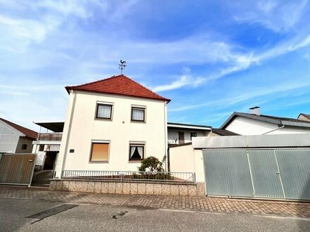 Großes Einfamilienhaus mit vielen Möglichkeiten - Große Dachterrasse - Werkstatt - Hof