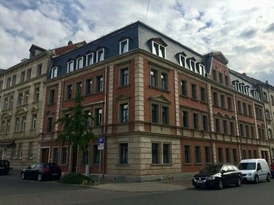 Altbauflair! Stilvoll sanierte 2-Zimmer-Wohnung mit Balkon zum Innenhof in Fürth