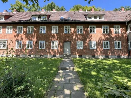 Passt ins Portfolio: Vermietete 3-Zimmer-Dachgeschosswohnung in schöner Lage von Hildesheimer-Wald