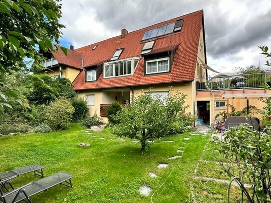 Doppelhaushälfte mit grüner Oase in Nürnberg-Thon