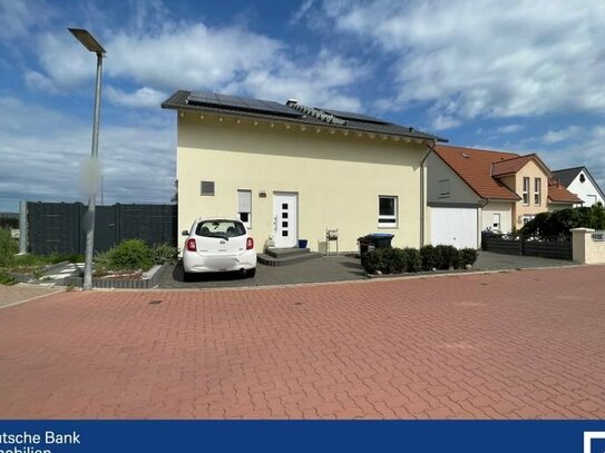 Modernes Einfamilienhaus mit Wärmepumpe, Photovoltaik, Garage & Stellplatz in Pattensen
