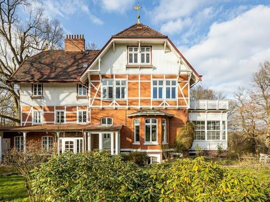 Historische Villa mit Blick auf den Mühlenteich