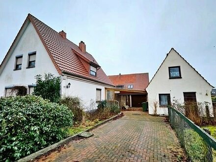 immo-schramm.de: Wohnhaus mit Nebengelass und Garage auf großem Grundstück