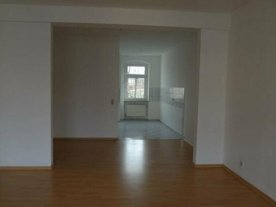3 Zimmer Wohnung mit Balkon, Laminat im 1.OG in Untermhaus, kleines 3 Familienhaus