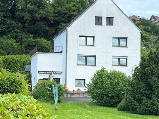 Großzügiges Wohnhaus mit ELW in unverbaubarer Ortsrandlage - Nähe Neustadt (Wied)!