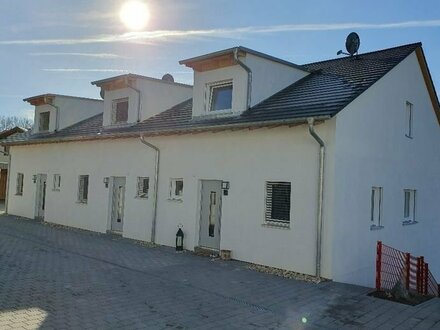 Moderne Maisonette-Wohnung mit Balkon und Carport-Stellplatz in Chamerau