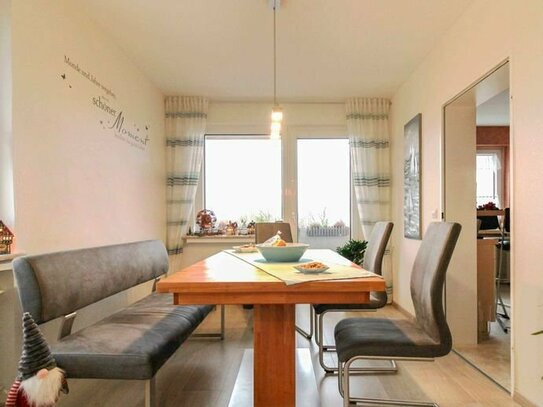 Entdecken Sie Ihr Traum-Zuhause: Helle 3,5-Zimmer-Wohnung mit Balkon und idyllischer Atmosphäre!