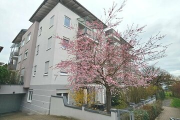 Helle Erdgeschosswohnung mit großem Garten