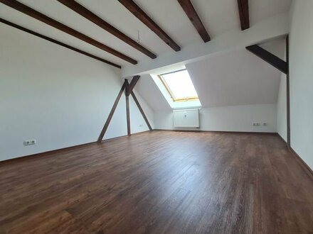 130 m² großzügige 4 Raum Maisonette Wohnung auf 2 Etagen mit 2 Balkonen im Dachgeschoss