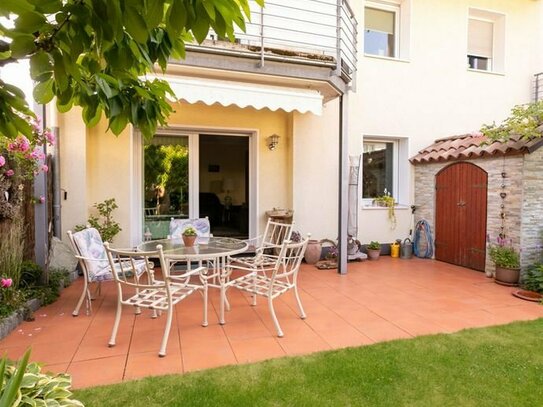 Rösrath-Forsbach: Schicke Maisonettewohnung mit Terrasse, Balkon und eigenem Garten!