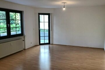 Große 1 - Zimmerwohnung in Hofheim zu vermieten - Immobilien Baumeister seit 1971 in Neuburg