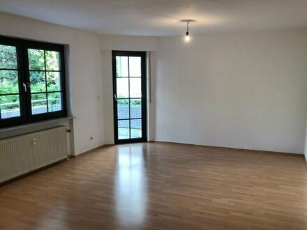 Große 1 - Zimmerwohnung in Hofheim zu vermieten - Immobilien Baumeister seit 1971 in Neuburg