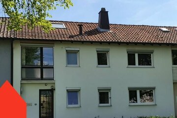 Ein Zweifamilienhaus als RMH mit 2 externen Garagen und Garten, ruhige Wohnlage in Stgt.-Bergheim