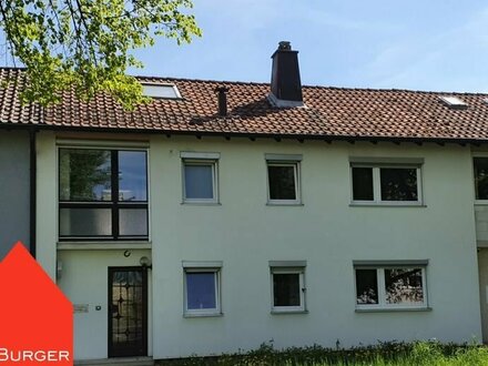 Ein Zweifamilienhaus als RMH mit 2 externen Garagen und Garten, ruhige Wohnlage in Stgt.-Bergheim