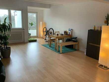 Geräumige 2,5-Zimmer-Maisonette-Wohnung in Düsseldorf