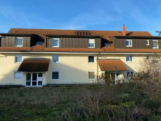 Kapitalanleger aufgepasst! Helle 2-Zimmerwohnung mit Balkon und Ausblick in ruhiger und zentraler Lage von Radebeul-West