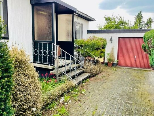 Voll unterkellertes Einfamilienhaus mit Garage in guter Wohnlage!!