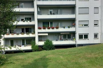 Drei-Zimmer-Wohnung mit Balkon und Garage!