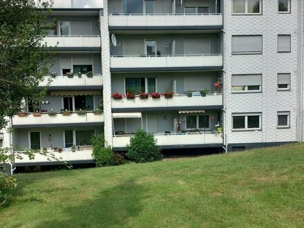 Drei-Zimmer-Wohnung mit Balkon und Garage!