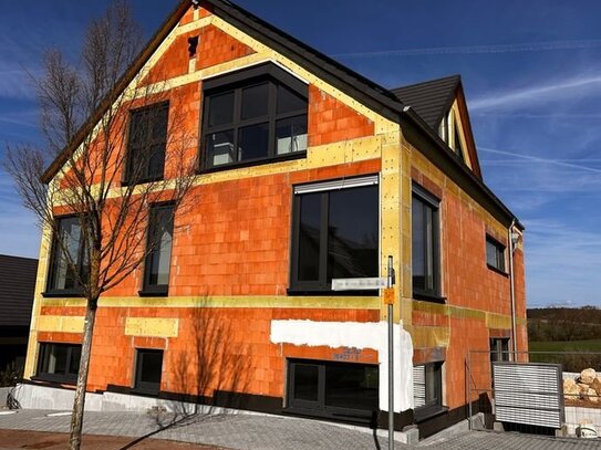 Neubau der Extraklasse ... Ein Haus im Haus. Traumwohnung mit vielen Besonderheiten!