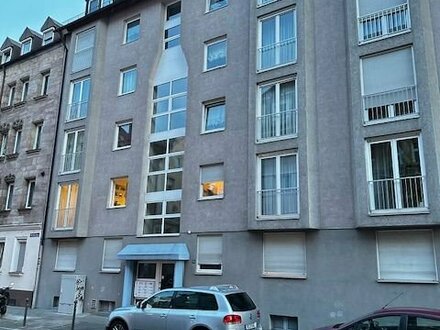 Schöne großzügige und moderne 2 Zimmerwohnung mit Balkon und TG