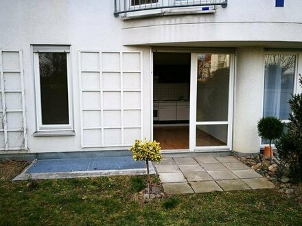 Kleine ruhige Wohnung mit Terrasse